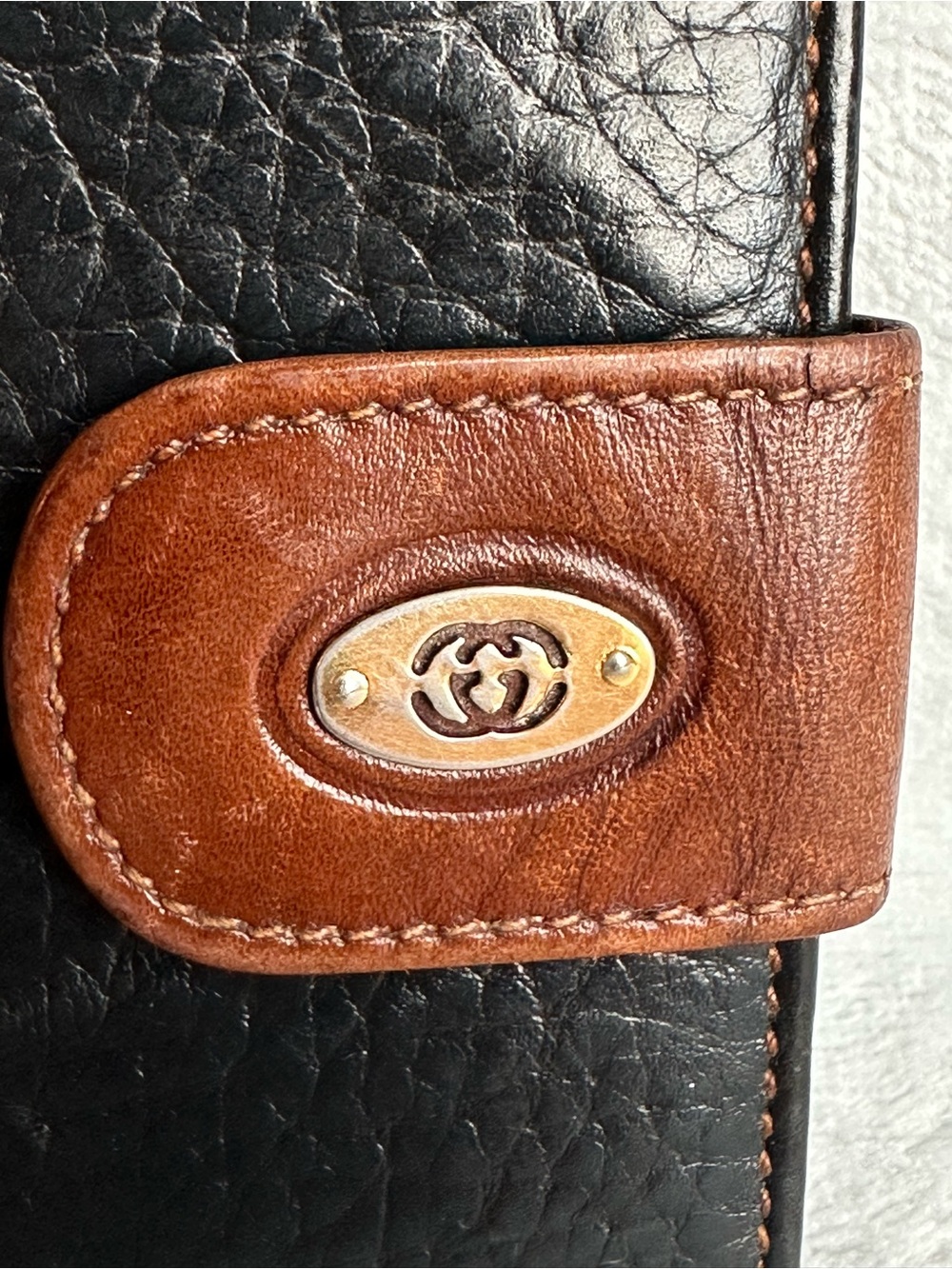 Vintage Gucci Bifold Wallet Black Brown Leather Snap Tab - Picture 2 of 12
